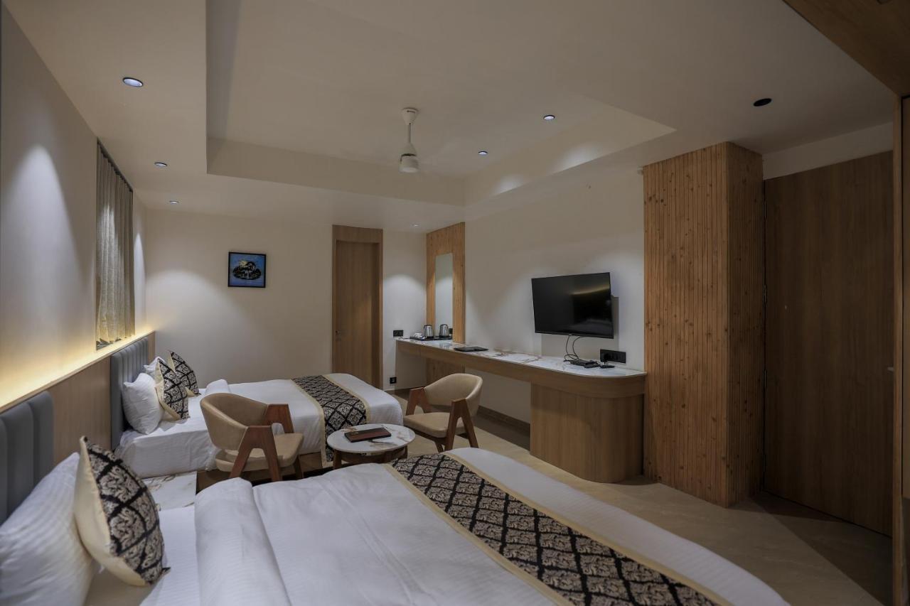 Hotel Aditya Mansingh Inn Somnāth Eksteriør billede